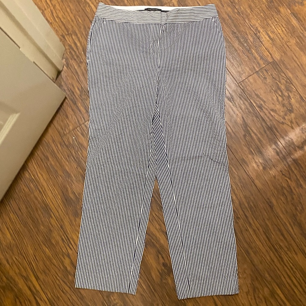 Ann Taylor Blue White Kate Fit Seersucker pants